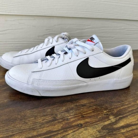 Nike Blazers - Picture 3 of 3